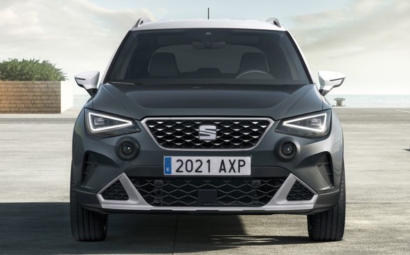 Nova SEAT Arona: Posodobljena z robustnejšim videzom in povsem novo notranjostjo