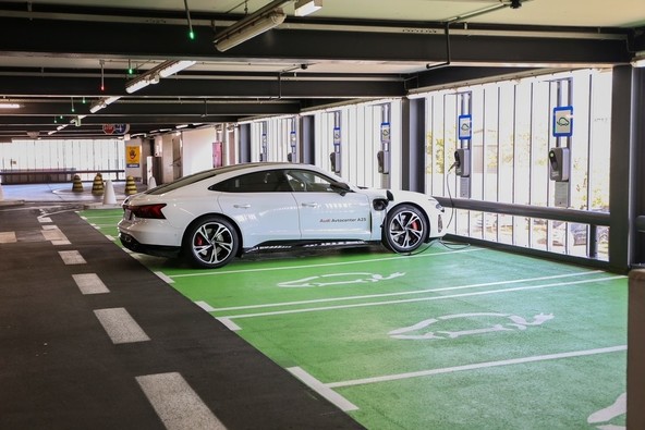 Usmerjeni v trajno mobilnost: Nove, sodobne e-polnilnice v parkirni hiši Citycentra Celje