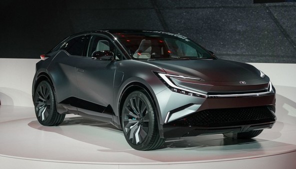 TOYOTA BZ COMPACT SUV: EVROPSKA PREDSTAVITEV NOVEGA KONCEPTA 