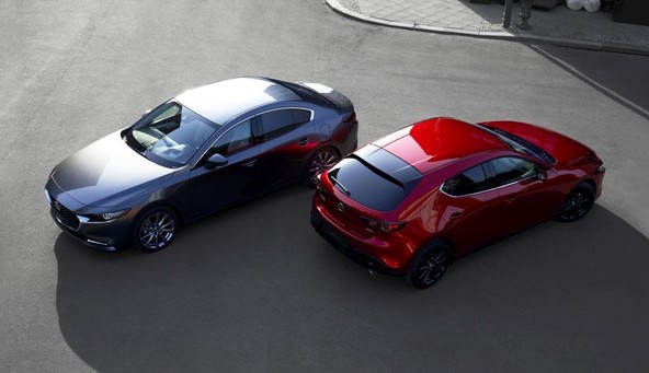 MAZDA3 IN MAZDA CX-30: MAZDA PREDSTAVLJA RAZLIČICI IZ MODELNEGA LETA 2024