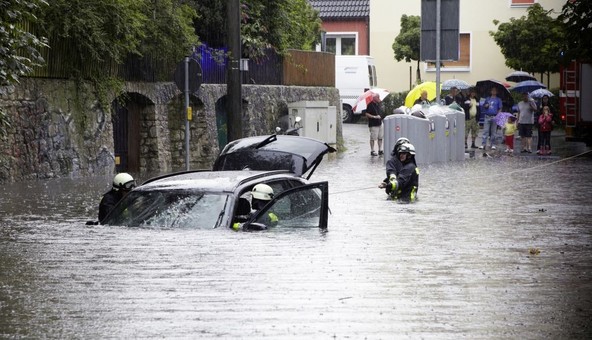 Sekcija pooblaščenih trgovcev in serviserjev z motornimi vozili: Vozila, poplavljena nad nivojem sedeža, neprimerna za varno udeležbo v prometu