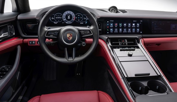 Porsche Driver Experience v novi Panameri: Nova zasnova notranjosti, ki se osredotoča na voznika