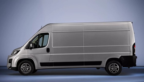 Povsem novi Proace Max: Še močnejši, zmogljivejši in prostornejši