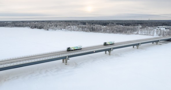 V snegu in ledu po Evropi z električnim vozilom : eActros 600: električno tovorno vozilo je učinkovito na cesti tudi pozimi
