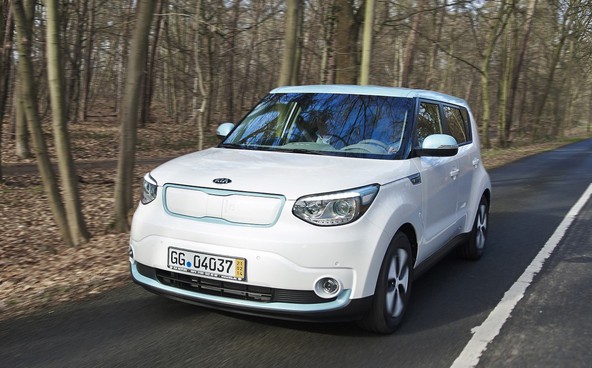 KIA v Ženevi: Predstavitev električnega Soula EV in naslednje generacije hibridov