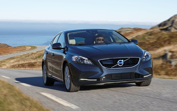 Volvo V40 D4 z novimi pogonskimi sklopi Drive-E: Najmočnejši motor z najnižjimi emisijami v svojem razredu