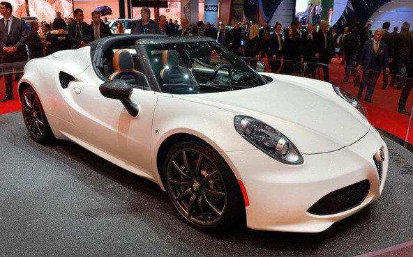Alfa Romeo 4C Spider: Edinstvenost prototipa, čarobnost filma