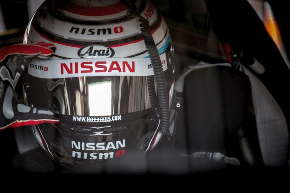 Sir Chris Hoy & Nissan : HOY Z NISSANOM POSPEŠUJE NA POTI DO LE MANSA