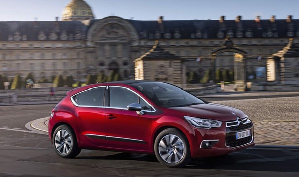 DS4: Novi motorji in nova notranja oprema višjega razreda