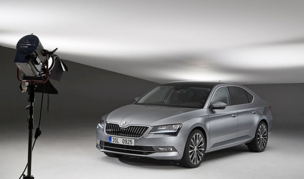 Škoda Superb: Svetovna premiera novega Škodinega paradnega konja v Pragi