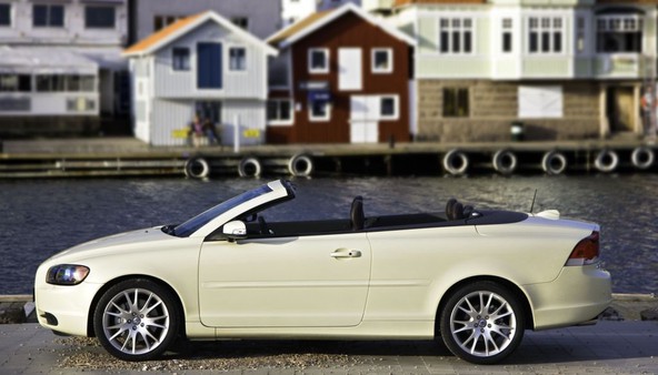 Volvo C70 : Samozavestna eleganca