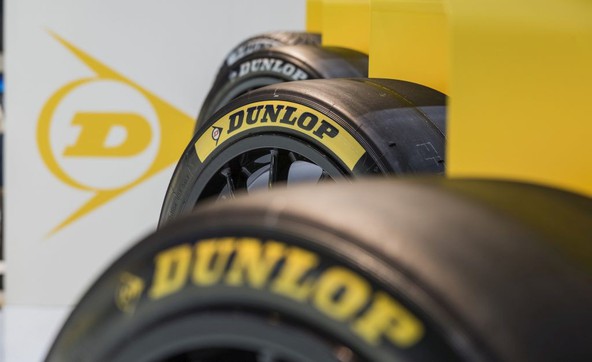 Dunlop se zavezuje, da bo v motošport vnesel več spremenljivk: Vozniki na prvenstvu turnih avtomobilov MSA (BTCC) z Dunlopovimi pnevmatikami še hitrejši