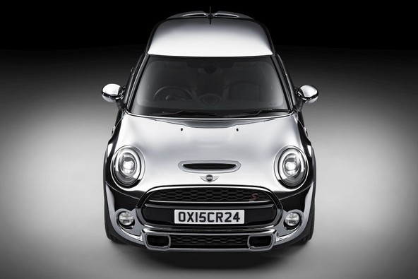 Novi MINI s Chrome Line Exterior Deluxe: Bleščeč izgled