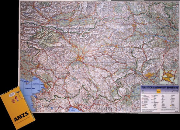 »Turistična avtokarta Slovenije/Državna cestna karta za prosti čas«: AMZS z inovativnostjo projekta dosegla 2. mesto na tekmovanju v FIA regiji I
