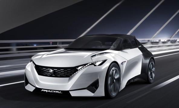 Urbani električni kupe PEUGEOT FRACTAL: FRACTAL z zvokovno ojačanim voznikovim mestom PEUGEOT i-Cockpit®