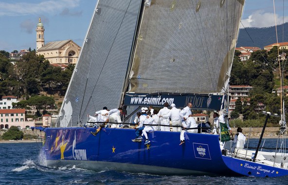 Regata Giraglia v San Remu: Veličastna zmaga za jadrnico Esimit Europa 2