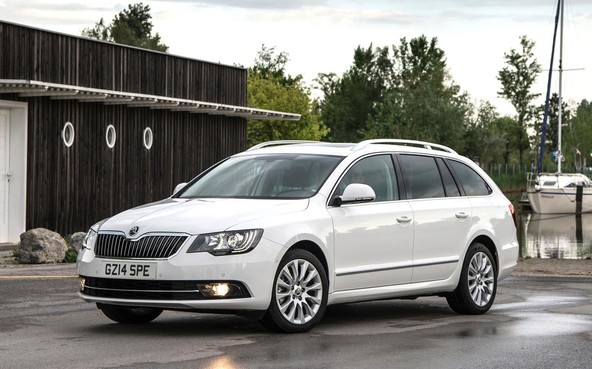 Novi Škoda Superb Combi: Velika prostornost za velikim pokrovom prtljažnika