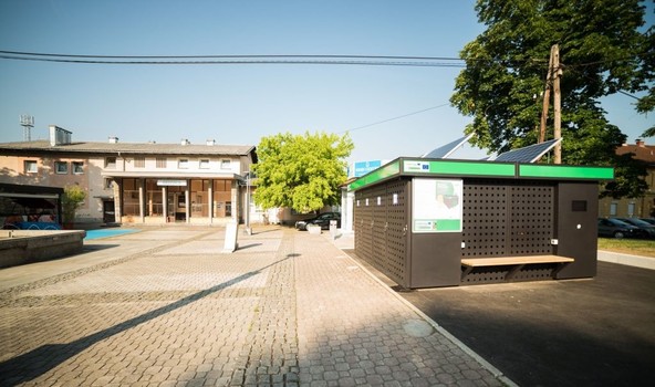 Projekt MUSE mojEkolo: SLOVESNA OTVORITEV VAROVANE KOLESARNICE ZA ELEKTRIČNA KOLESA