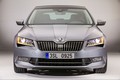 Škoda Superb: Svetovna premiera novega Škodinega paradnega konja v Pragi