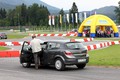 Zavarovalnica Triglav & AMZS center varne vožnje Vransko: Usposabljanje seniorjev na poligonu varne vožnje