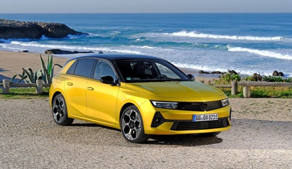 Morski pes kot simbol: Oplov kultni morski pes se skriva tudi v novi Astri