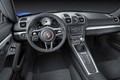Dvojna svetovna premiera na ženevskem avtomobilskem salonu 2015: Porsche premierno predstavlja dva nova visokozmogljiva avtomobila