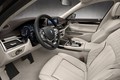 BMW M760Li xDrive: Močan in dominanten