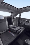 Novi Opel Crossland X: Samozavesten SUV z mestno eleganco