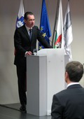 8. posvet in mednarodna poslovna konferenca ACS 2013: »Z inovativnimi rešitvami do novih poslovnih modelov v avtomobilski industriji«