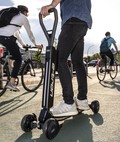 Audi e-Tron  quattro  scooter: Štirikolesni električni skiro 