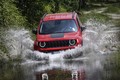 Jeep® Renegade 4xe in Compass 4xe: Prva priključna hibrida znamke Jeep® 