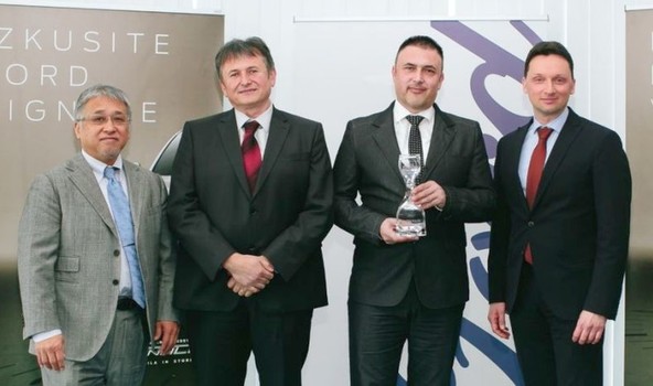 Summit motors Ljubljana: AVTO RAJH JE ŽE PETIČ FORDOV TRGOVEC LETA