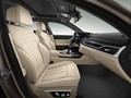 BMW M760Li xDrive: Močan in dominanten