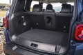 Renegade 4xe in Compass 4xe: Prva priključna hibrida znamke Jeep®