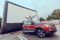 Otvoritveni večer je zaznamovalo dogajanje v slogu 60 let : IZREKLI DOBRODOŠLICO DRUGI SEZONI DRIVE-IN KINA!