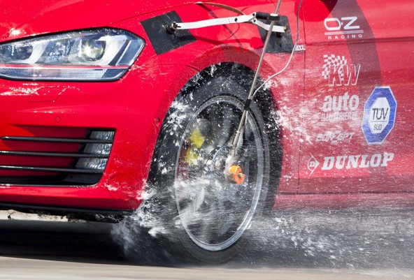 Goodyear EfficientGrip Performance in Dunlop Sport BluResponse: Pnevmatiki na testih z zavidljivimi ocenami