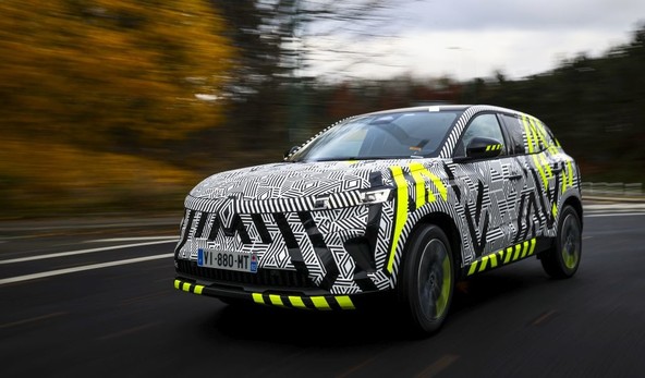 RENAULT AUSTRAL : NOVI SUV SE RAZKRIVA ŠE MALO BOLJ