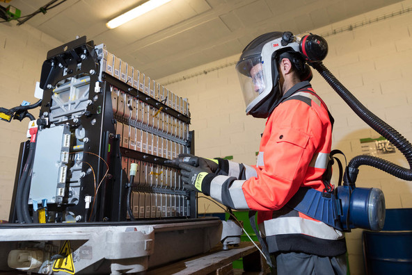 SKUPINA RENAULT, VEOLIA IN SOLVAY : Nov tip sodelovanja v celotni vrednostni verigi akumulatorjev 