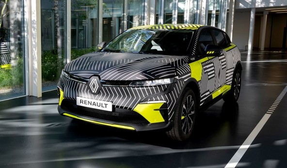 Prototip Mégane eVision: PREDSERIJSKI AVTOMOBILI NA JAVNIH CESTAH