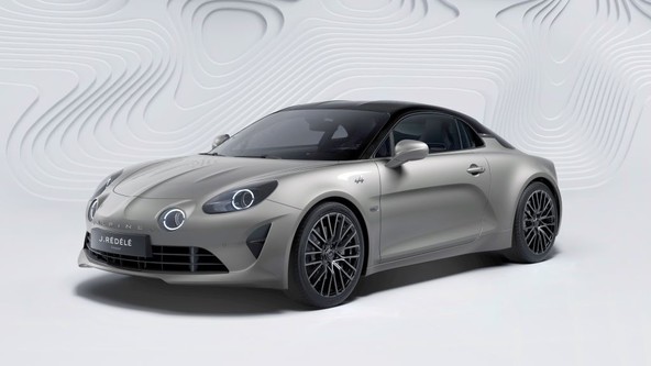 1.000 VOZIL ZBRANIH V DIEPPU : PRAZNOVANJE OB STOTI OBLETNICI ROJSTVA USTANOVITELJA ALPINE 