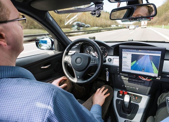 Umetna inteligenca: Bosch avtomobilom dal možnost samostojnega učenja in izvajanja primernih ukrepov