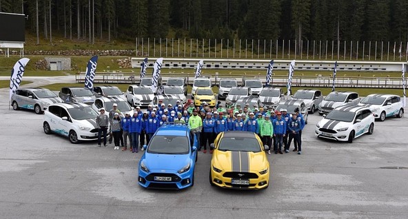 Smučarska zveza Slovenije in Ford: Letos kar 61 Fordovih avtomobilov junakom zime