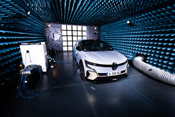 SKRITO BOGASTVO: SKRIVNOSTI RENAULTOVIH GLUHIH SOB