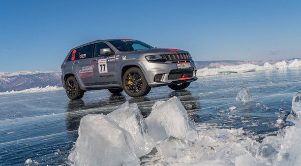 Jeep Grand Cherokee Trackhawk : Hitrostni rekord med SUV vozili na ledu Bajkalskega jezera
