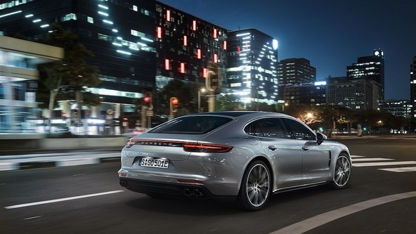 Porsche: Prodaja vozil v prvih treh četrtletjih višja za štiri odstotke