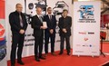 (od leve proti desni) Predstavnik podjetja MOL, Matjaž Kočevar; Jure Založnik, področni vodja za lahka dostavna vozila v podjetja Autocommerce d.o.o; Matej Jurgele, glavni in odgovorni urednik revije Transport & Logistika; Marko Krautberger, glavni in odgovorni urednik revije Mehanik in voznik.