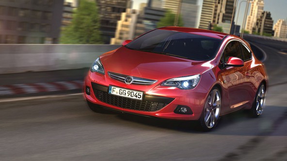 Opel astra GTC: Opel je predstavil serijsko trivratno astro