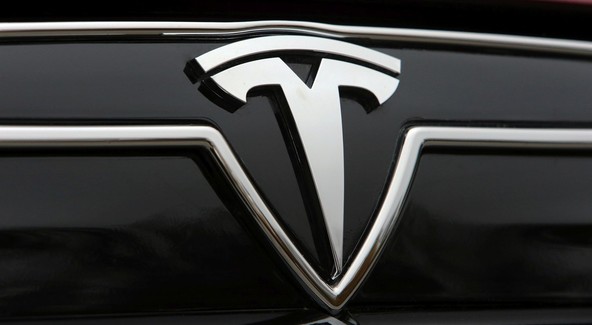 Sporno vodstvo Elona Muska : Ali je Teslo še vedno mogoče šteti za dobro dolgoročno naložbo?