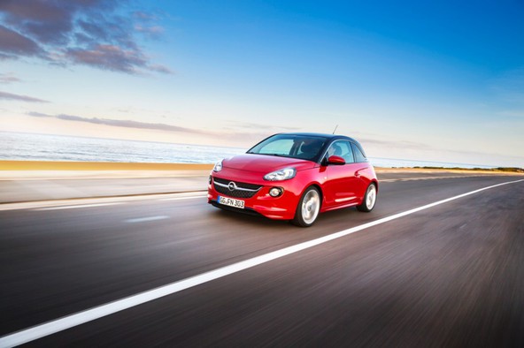 Prvi v razredu: Opel ADAM ponuja interaktivno govorno upravljanje