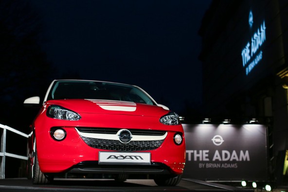 “The ADAM by Bryan Adams”: Otvoritev razstave slik s koledarja